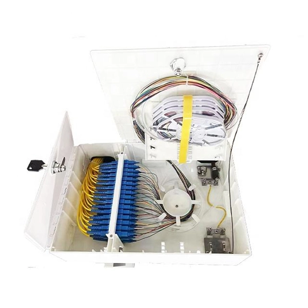 Grounding of the metal casing of the distribution box