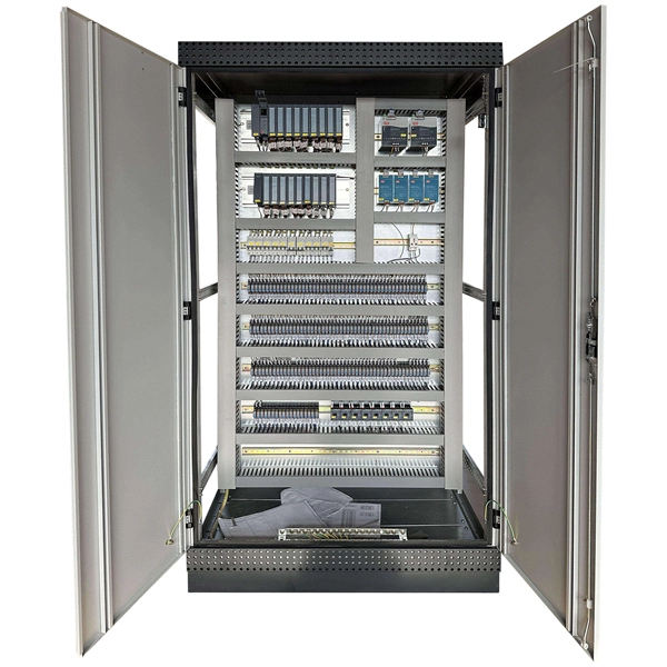 How to improve heat dissipation in a network server rack and how to connect the cables
