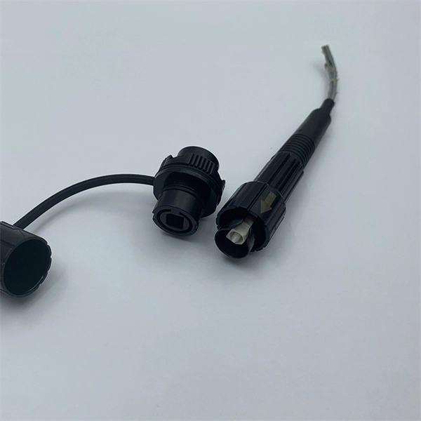 How to connect an lc interface fiber optic transceiver to fiber optic cable