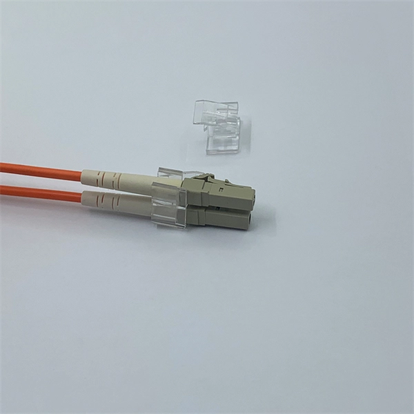 Function of Outdoor Fiber Optic Splice Boxes on Power Poles