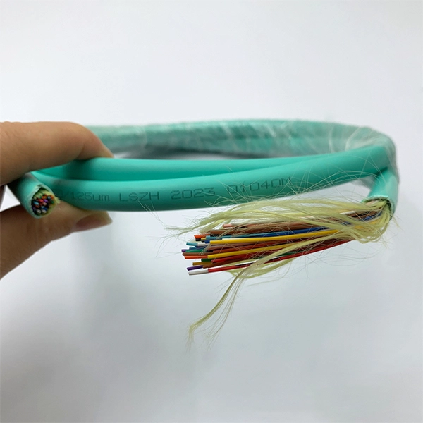 How to connect the grounding connection for the distribution box door 