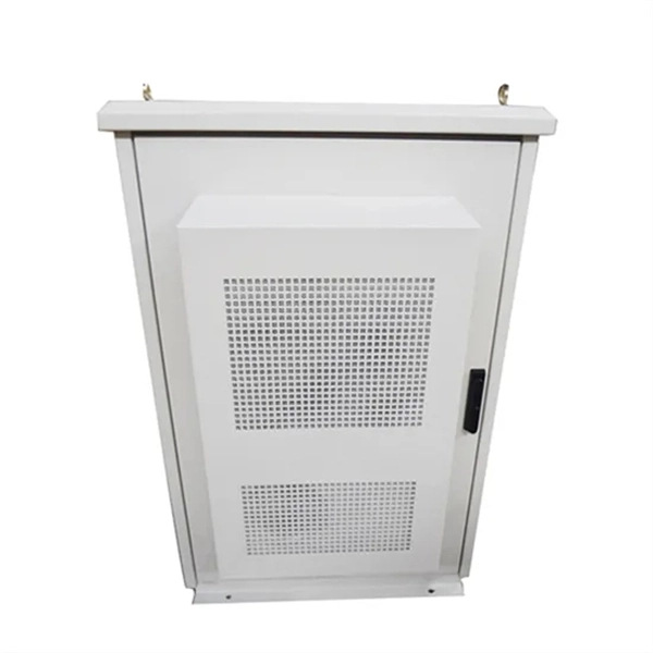 The distribution box has no output grounding